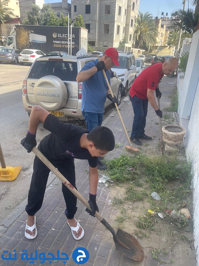 مشروع تنظيف حارات جلجولية